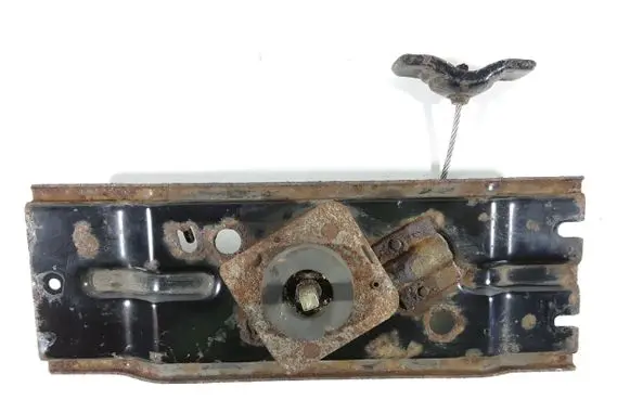 Jeep Grand Cherokee (WK) Spare wheel mounting bracket 