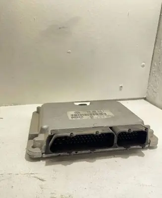 Volkswagen PASSAT B5 Engine control unit/module 038906018P 28SA3504 0281001720