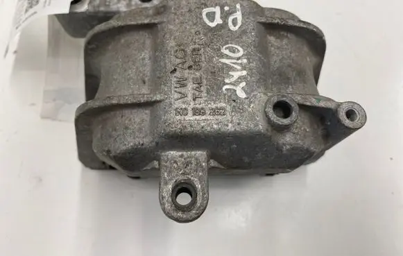 Volkswagen Touran I Engine mount bracket 1K0199262AS