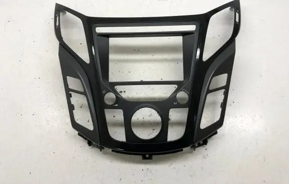 Hyundai i40 Radio/GPS head unit trim U09C873810 U09C653810 U09C673810