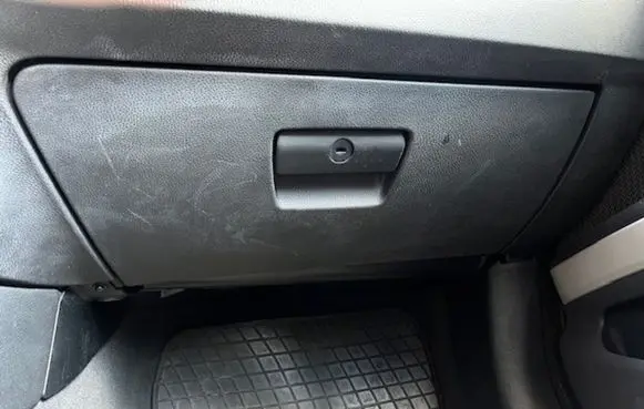 BMW 7 F01 F02 F03 F04 Glove box