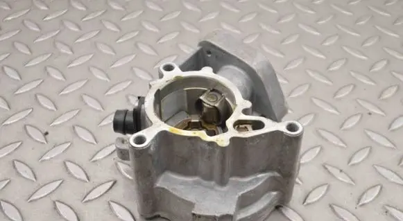 Audi A4 S4 B9 8W Vacuum pump 06K145100AE