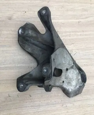 BMW 3 E90 E91 EGR valve cooler bracket 6760316 24168110