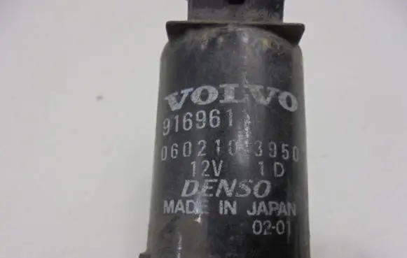 Volvo V70 Windscreen/windshield washer pump 9169611