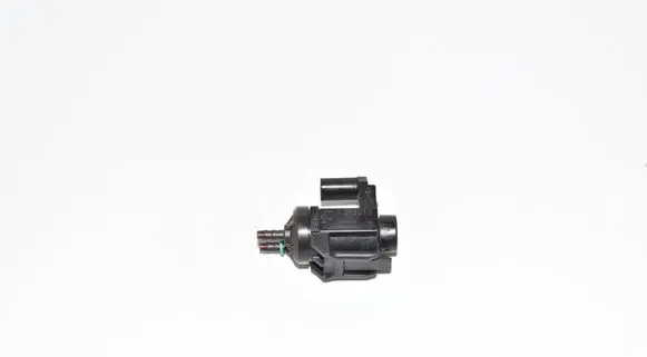 BMW 7 G11 G12 Turbo solenoid valve 8570591