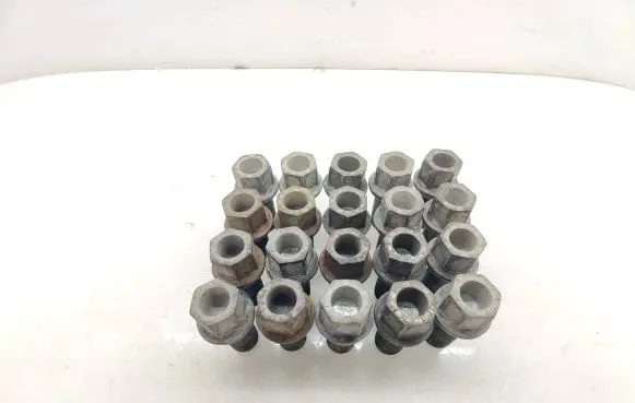 Volkswagen Caddy Nuts/bolts 