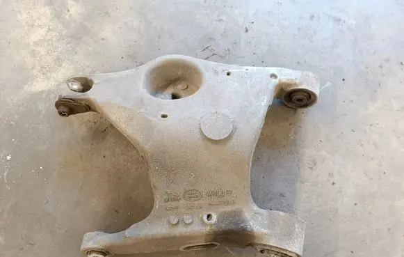Jaguar XE Rear upper control arm/wishbone GG0BE1240 GG0BE