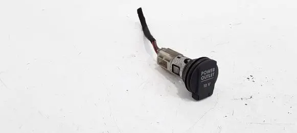 Volkswagen PASSAT B5.5 12 V Socket (rear) 