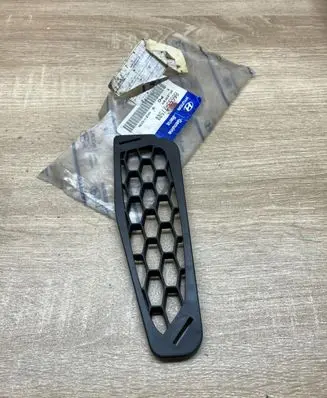 Hyundai Tiburon Rear bumper corner part panel trim 8665327500