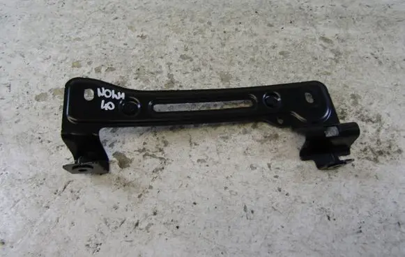 Audi Q7 4M Fender mounting bracket 4M0821431