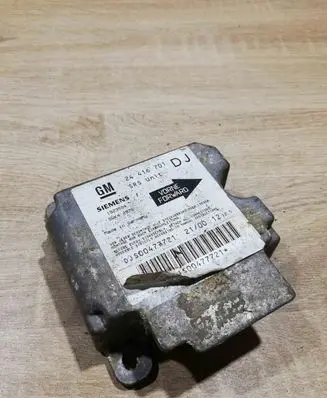 Opel Vectra B Airbag control unit/module 24416701