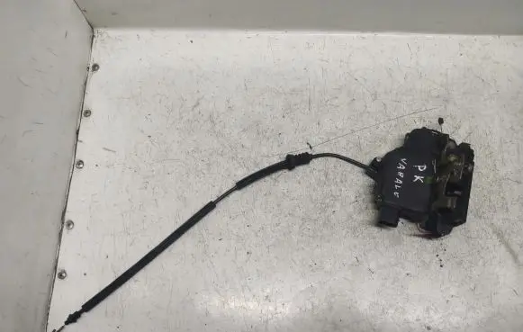 Volkswagen New Beetle Front door lock
