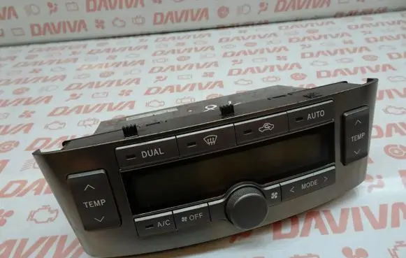 Toyota Avensis T250 Climate control unit 55900-05281 MB146570-6750
