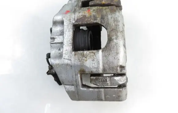 Volkswagen PASSAT B6 Front brake caliper