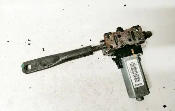 Volkswagen PASSAT CC Seat adjustment motor 984686104 984686-104