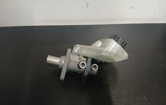 Volvo XC70 Master brake cylinder 03350885581