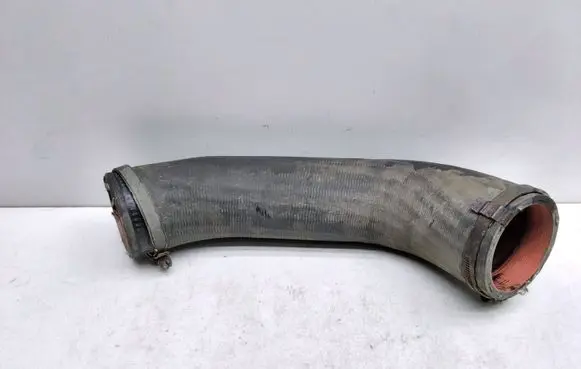 Volvo V60 Intercooler hose/pipe 32338560
