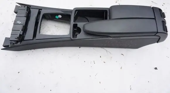 Mercedes-Benz C W204 Center console PODOKIETNIK