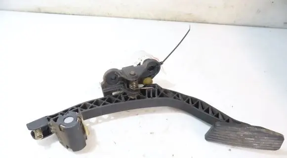 KIA Sportage Accelerator throttle pedal