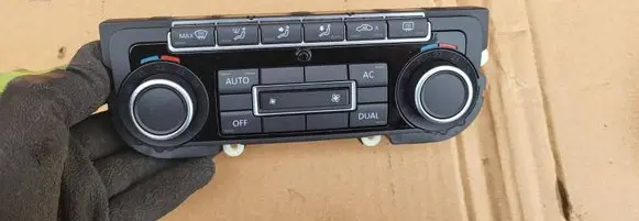 Volkswagen Golf VI Climate control unit 5K0907044DT SW1010 5HB00974680