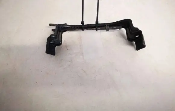 Nissan Qashqai Radiator mount bracket