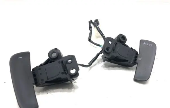 Mazda 2 Steering wheel buttons/switches D09H663P0