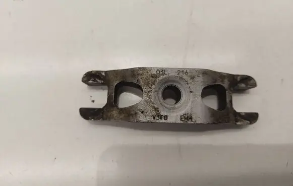 Volkswagen Transporter - Caravelle T5 Fuel Injector clamp holder 03L216