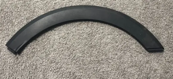 Fender trim (molding)