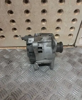 Opel Vivaro Generator/alternator 181211 P0638098