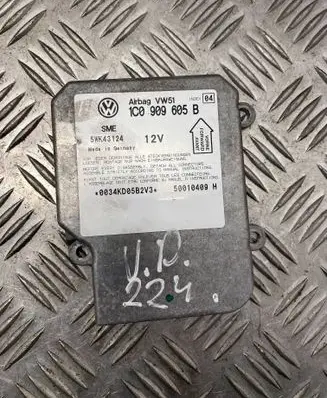 Volkswagen PASSAT B5.5 Airbag control unit/module 1C0909605B 50010409H 5WK43124