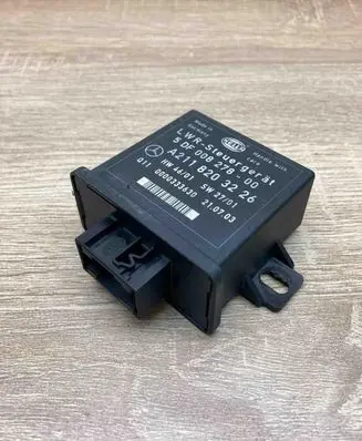 Mercedes-Benz E W211 Light module LCM A2118203226 5DF008278