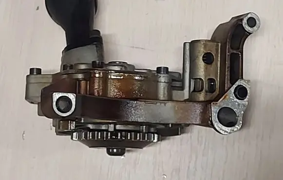 Volkswagen Tiguan Oil pump 