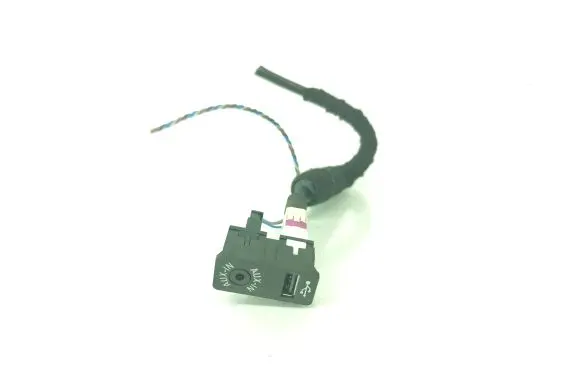 BMW 3 F30 F35 F31 USB socket connector 9229246