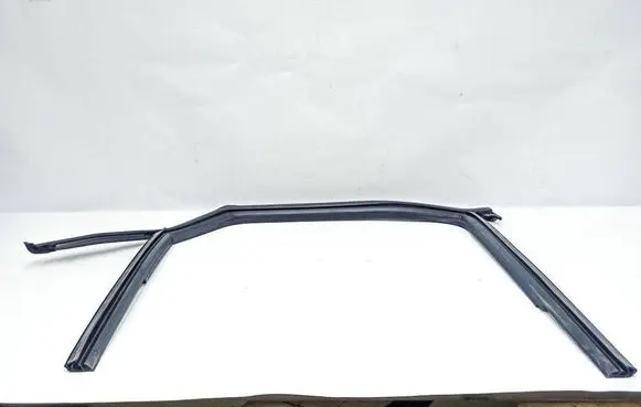 Audi A1 Rubber seal rear door window/glass 82G839440 RH282G839440