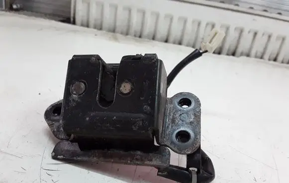 Ford Maverick Tailgate/trunk/boot lock/catch/latch
