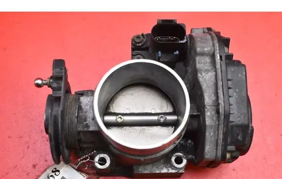 Audi A6 S6 C5 4B Throttle body valve 058133063Q