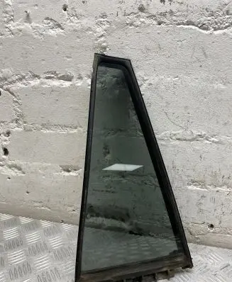 Toyota RAV 4 (XA30) Rear vent window glass 