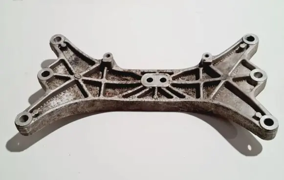 Maserati Ghibli Gearbox mounting bracket 670003953