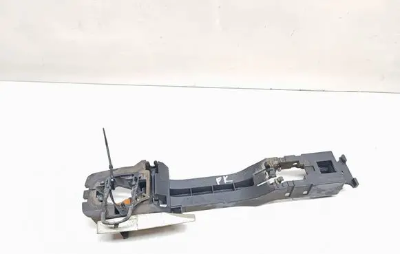 Nissan X-Trail T32 Front door exterior handle/bracket 