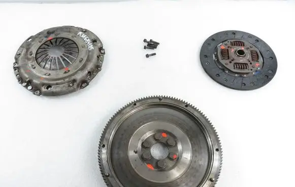 Skoda Fabia Mk1 (6Y) Flywheel 038141032 037105273C 045141025A