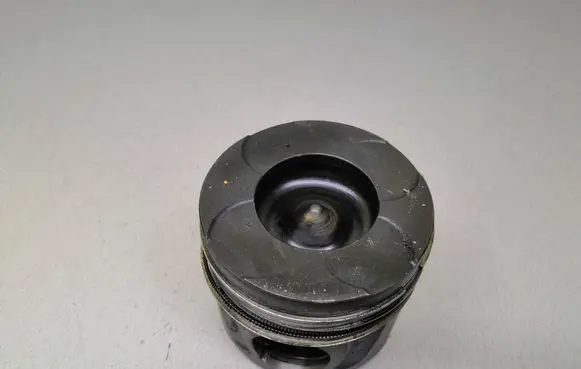 Piston