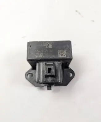 Ford Fusion II Fuel pump relay FU5A9D370KA 16110111211 11554763