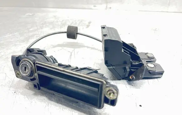 Mercedes-Benz C W203 Lock set A2037500693 708000620 A1717500085