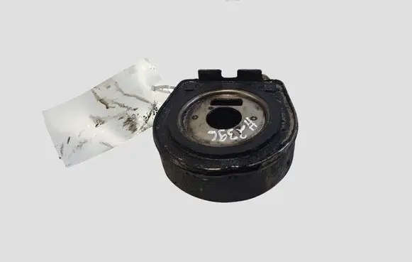 Hyundai Tucson JM Oil filter mounting bracket