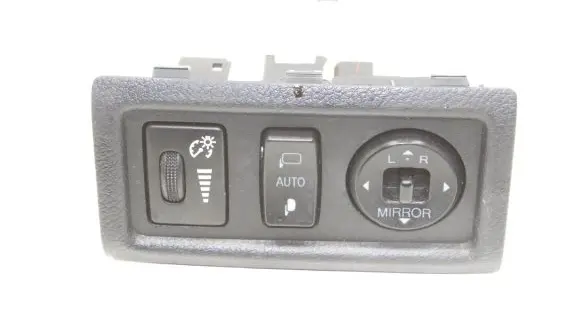 Lexus CT 200H Wing mirror switch