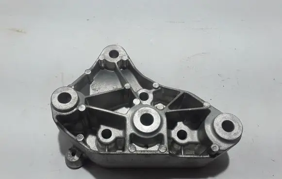 Gearbox mounting bracket