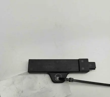 BMW M8 F91 F92 G14 G15 Keyless system antenna 6832065
