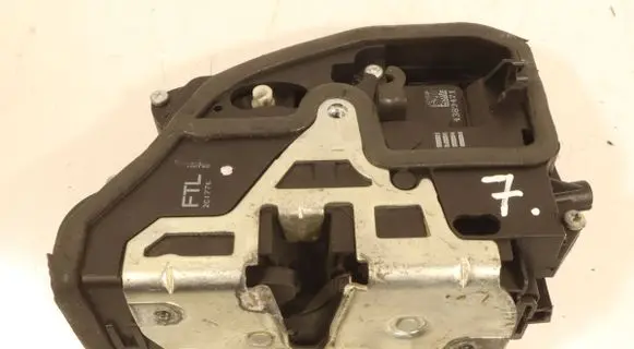 BMW 3 E90 E91 Front door lock 4389741