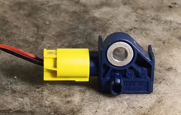 Mercedes-Benz E W212 Airbag deployment crash/impact sensor A2128204926 5WK43872