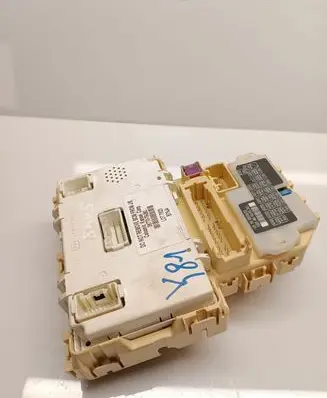 Suzuki SX4 Fuse module 3677079J80 L0T7923 B79J4